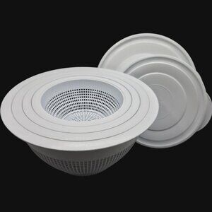 Pampered Chef Nesting Non-Slip Plastic Colander and Bowl Set With Lids 6 Piece